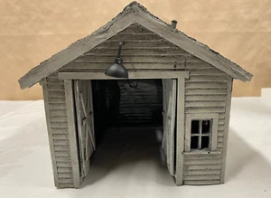 Custom Wired Building for 1 Gauge Model Train Layout - Nicely Detailed- Preowned - Picture 1 of 12
