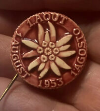 FUHRMANN Neuchatel Swiss National Day ceramic lapel pin: Edelweiss 1 August 1953