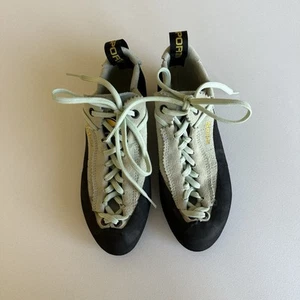37.5 La Sportiva Mythos Climbing Shoes- Women's 6.5 - Men's 5.5 Pistachio - Picture 1 of 8