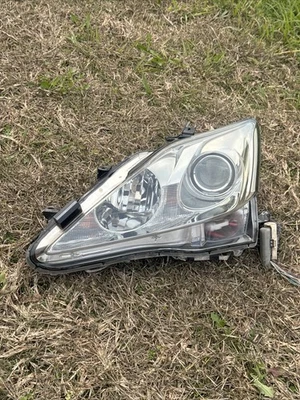 Farol dianteiro esquerdo xenônio HID Lexus IS250 IS350 2006-2010 - Imagem 1 de 4