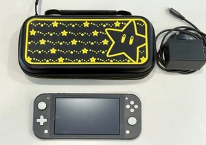 Nintendo Switch Lite Console and Protective Case - Bild 1 von 9