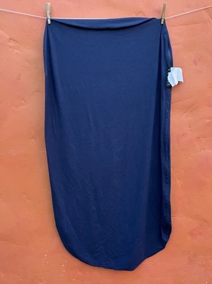 Cubierta exterior de bolsa de frijoles Moon Pod azul marino con cremallera Foto 1 de 4