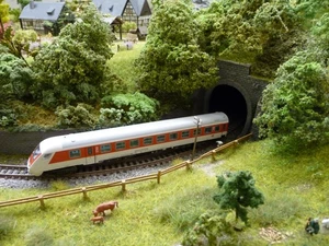 Fleischmann N 8680K Steuerwagen IC Rot weiss - Bild 1 von 5