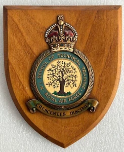 ROYAL AIR FORCE (RAF) - No.1 School of Technical Training - Old Shield / Plaque - Picture 1 of 3