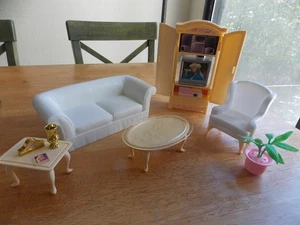 Muñeca Barbie 1996 plegable bonita casa sala de estar 67553-92 no completa - Imagen 1 de 13