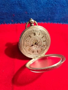 A BEAUTIFUL SOLID SILVER FOB WATCH IN WORKING ORDER AND NICE CONDITION. - Picture 1 of 6
