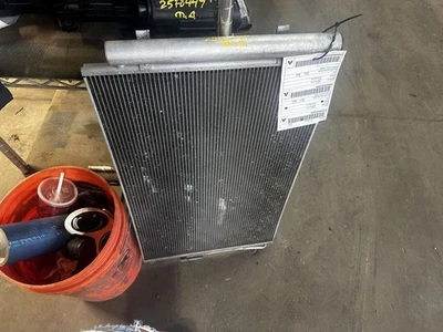 Condensador de CA compatible con 13-19 SANTA FE 1997727 Foto 1 de 4