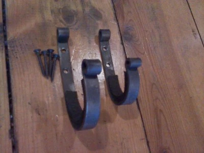 Par de ganchos de pistola de hierro perchas forradas de goma forjadas a mano por PCBS hago personalizadas Foto 1 de 3