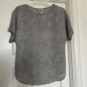 Women’s Top Anne Klein Size 8 Grey/white Dots - Picture 1 of 4