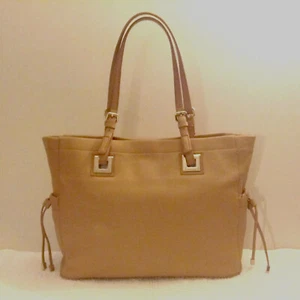 "Calvin Klein" Carry-All Hobo Tote in hellbeige feinem weichem Pebbled Leder - Bild 1 von 10