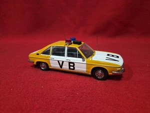 Tatra 613 VB  Veřejná BezpečnostPolizia Ex Cecoslovacchia Scala 1/43 - Picture 1 of 7