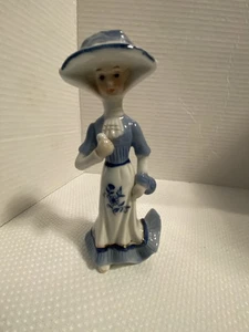 Blau-weiße Porzellanfigur Dame Made in Tawain - Bild 1 von 6