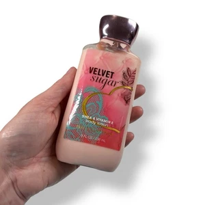 Bath & Body Works Velvet Sugar Body Lotion 8 fl oz New Rare Discontinued - Picture 1 of 3