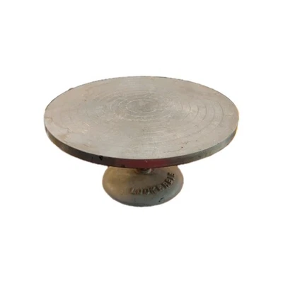 Soporte giratorio para plato de pastel vintage de metal de 12" Lockerbie o soporte de cerámica Foto 1 de 4