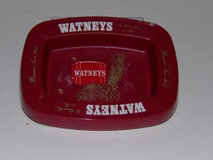 WATNEYS PLASTIC ASHTRAY + FREE METAL TRIANGLE ASHTRAY - Picture 1 of 3