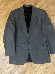 Burberry Men's Suit Size 42R 34x29 (+3) Gray Wool Mini houndstooth - Picture 1 of 12
