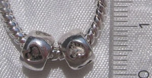 2 CHARMS PERLES ANNEAUX COEURS METAL ARGENTE 8mm trou 4mm COMPATIBLE *E29 - Picture 1 of 1