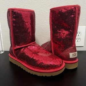 Botas clásicas cortas de piel de oveja UGG rojo rubí rosa brillante lentejuelas, talla 7 usadas en excelente estado ¡RARAS! - Imagen 1 de 17