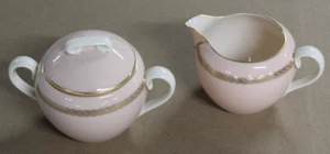 Crema caribe Lenox Bone China X-444 y azucarero cubierto rosa y dorado COMO NUEVO - Imagen 1 de 4