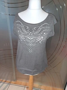 Lässiges Shirt mit Lochmuster Gr.38 M - Bild 1 von 3