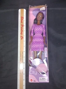 Barbie Pretty City Mattel B2822 2002 afroamericana Christie nueva - Imagen 1 de 7