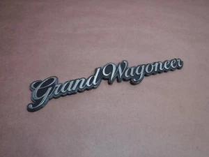 Jeep Grand Wagoneer 86-91 emblema de guardabarros de plástico de fábrica OEM envío gratuito - Imagen 1 de 4