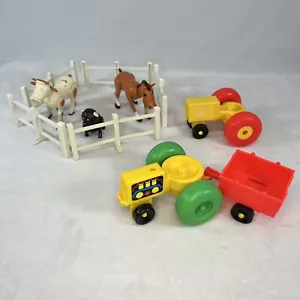 Fisher-Price 60er-70er Jahre Bauernhof Traktoren, Wagen und Zaun und Tiere - Bild 1 von 11