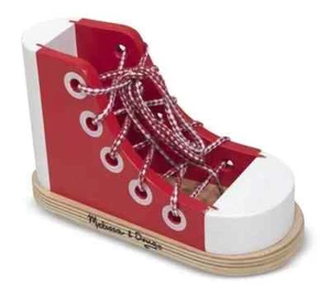 Melissa & Doug Allacciatura in Legno Scarpe Lacci Pratico Giocattolo di Apprendimento NUOVO - Foto 1 di 4