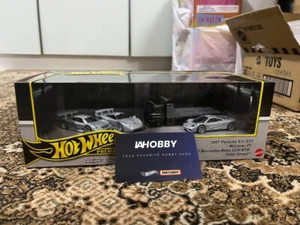 HOT WHEELS PREMIUM BOX Dash C 2025 90' Supercars 1997 Porchea 911, Mclaren, Merc - Foto 1 di 26