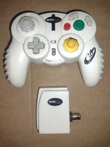 MadCatz Nintendo GameCube Wii Wireless 2.4 Controller + Receiver Dongle White - Picture 1 of 3
