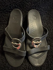 Crocs Sanrah Bow Circle Slide Sandal Women's Size 10 Black/Silver. S43 - Picture 1 of 6