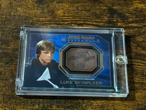 2015 Topps Star Wars Luke Skywalker Masterwork  Commemorative medallion - Picture 1 of 3