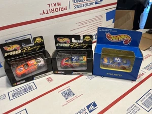 Hot Wheels 3 Box Pro Racing Cars 164 Scale Ricky Rudd, Ernie Irvin Kyle Petty - Bild 1 von 9