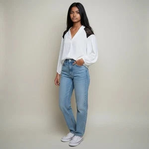 Kardashian Kollection Gr. XS Spitze-Schulter Knopfleiste V-Ausschnitt Top weiß B-37 - Bild 1 von 11