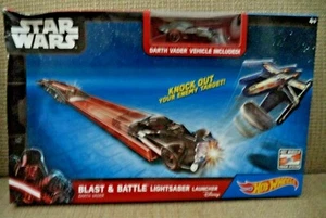 HOT WHEELS STAR WARS BLAST & BATTLE LIGHTSABER LAUNCHER MIT DARTH VADER FAHRZEUG - Bild 1 von 3
