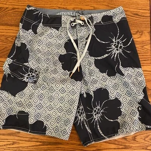 Quiksilver Board Shorts 32 - Picture 1 of 6