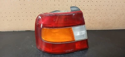 92 93 Lanterna traseira esquerda HYUNDAI ELANTRA FABRICANTE DE EQUIPAMENTO ORIGINAL 9240128051  - Imagem 1 de 4