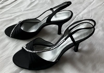 De colección NINA Negro Satinado Estrás Tacones Altos Eslinga Trasera Punta Abierta 7.5 Foto 1 de 2