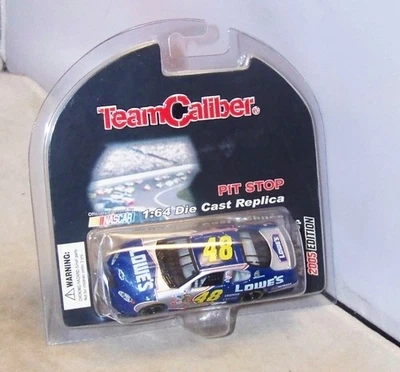 1:64 TEAM CALIBER 2005 #48 LOWE'S MONTE CARLO SS JIMMIE JOHNSON PIT STOP MIP #14 - Image 1 of 4