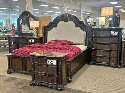 Nuevo juego de dormitorio tradicional de madera maciza en Queen & King Foto 1 de 4