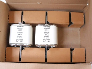 Siemens 3NC8 425-3 660 V 200 A Sicherung OVP Neu 3NC8425-3  (2 Stück) - Bild 1 von 4