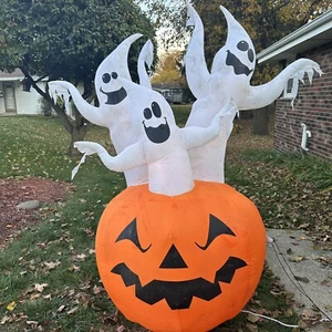 Halloween Haunted Pumpkin With Ghosts Vintage Airblown Inflatable Big 6.5 Feet - Picture 1 of 8