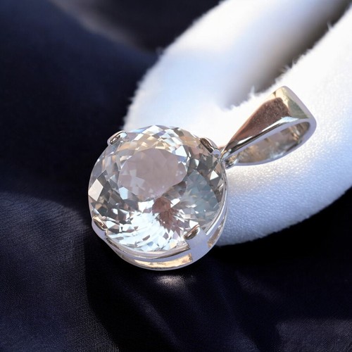 VETEMENTS Ciondolo Zaffiro Bianco 31 CT Gemma Naturale Certificata in Argento 925 Massiccio