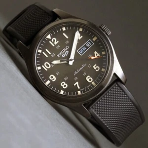 Stunning Seiko Sports 4R36-10A0 Automatic Black Stainless Steel Mans Watch NO RE - Picture 1 of 6