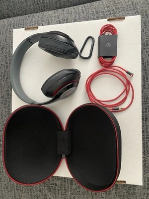Dr Dre Beats Studio Wired Noise Cancelling Headphones + Case And Wires - Image 1 of 4