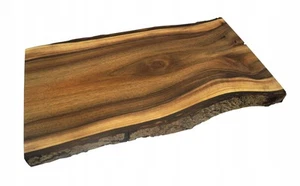 Tabla de servir y cortar de nogal - Plato de madera de borde vivo con corteza - Imagen 1 de 3