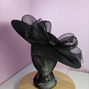 cappello da sposa nero grande fascinatore modisteria burlesque fascia ascot - Foto 1 di 3