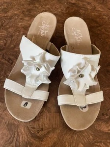 Life Stride Damen-Sandalen mit Keilabsatz weiße Blume offene Zehenpartie Gr.: 8W - Bild 1 von 12