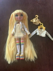 Rainbow High Fashion Doll Sunny Madison Series 1 - Picture 1 of 4