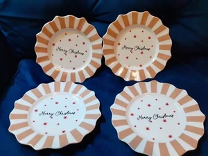 4 SMALL CHRISTMAS THEME CAKE CUPCAKE DESSERT TREATS PLATES - Picture 1 of 3